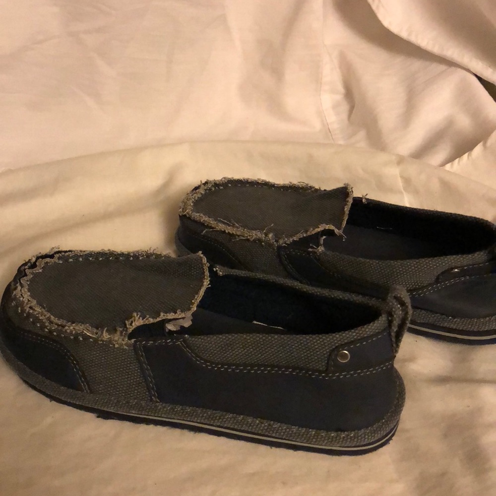 Boys Casual slip on shoe Size 2